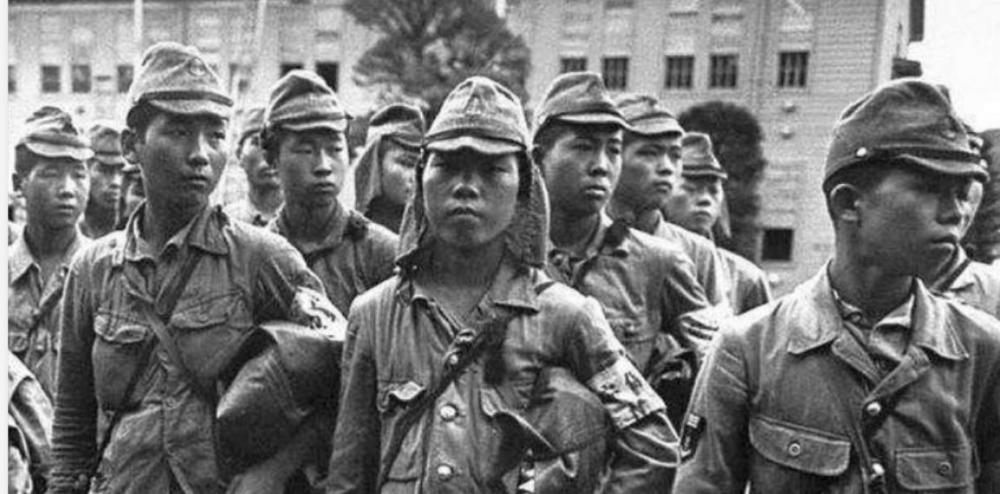 日本军人的帽子 为什么一定要有2块布 难道他们不觉得难看吗 全网搜