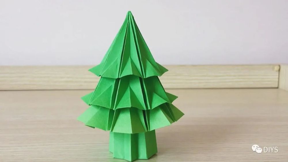 快乐学习聪明的孩子会这样折纸圣诞树