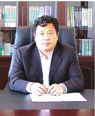 长风破浪 逐梦前行大庆四中校长 滕春年我希望学子坚守一颗自信心.