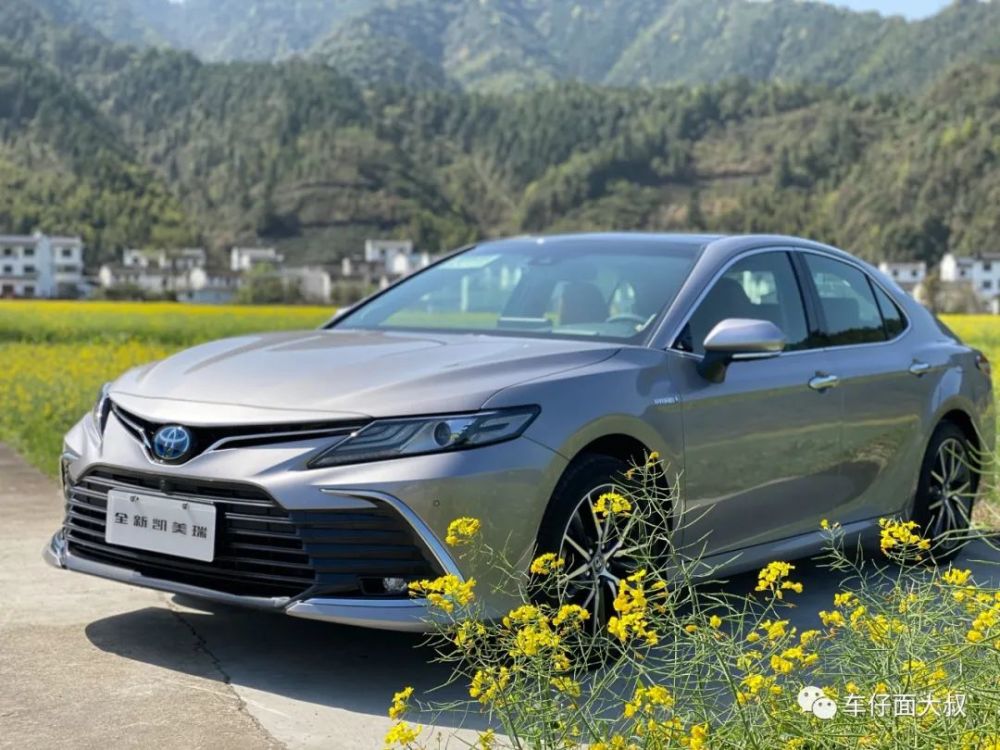 面哥试车一辆正经轿车2021款凯美瑞