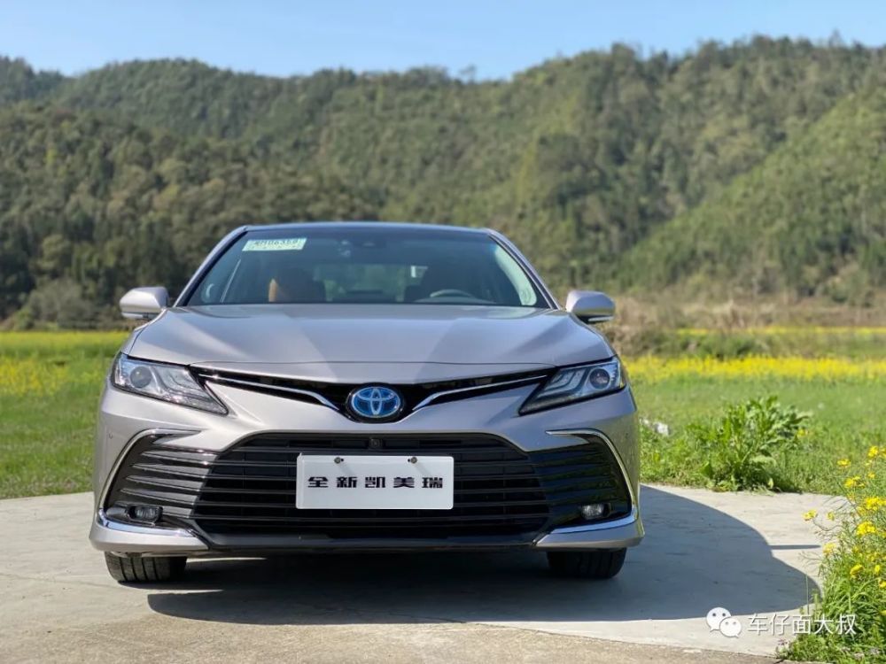 面哥试车一辆正经轿车2021款凯美瑞