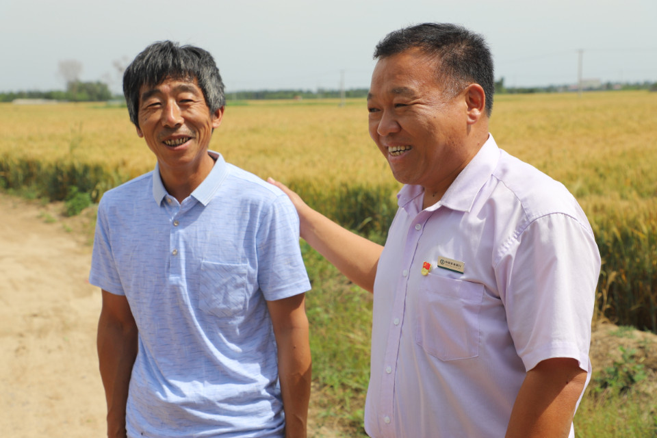 全国脱贫攻坚先进个人耿建国:帮乡亲们走出贫困,我打心里高兴_腾讯