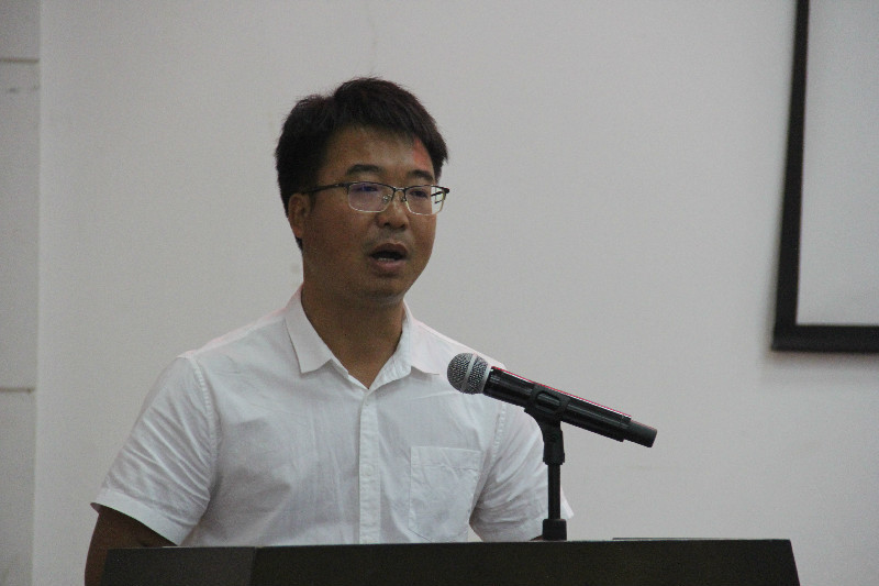 李建武:袁老师常说书本里种不出水稻