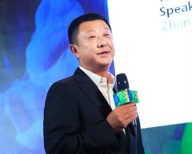 海底捞董事长张勇:我做了那么多亲情化举动,却"败给"一个吧台小姑娘