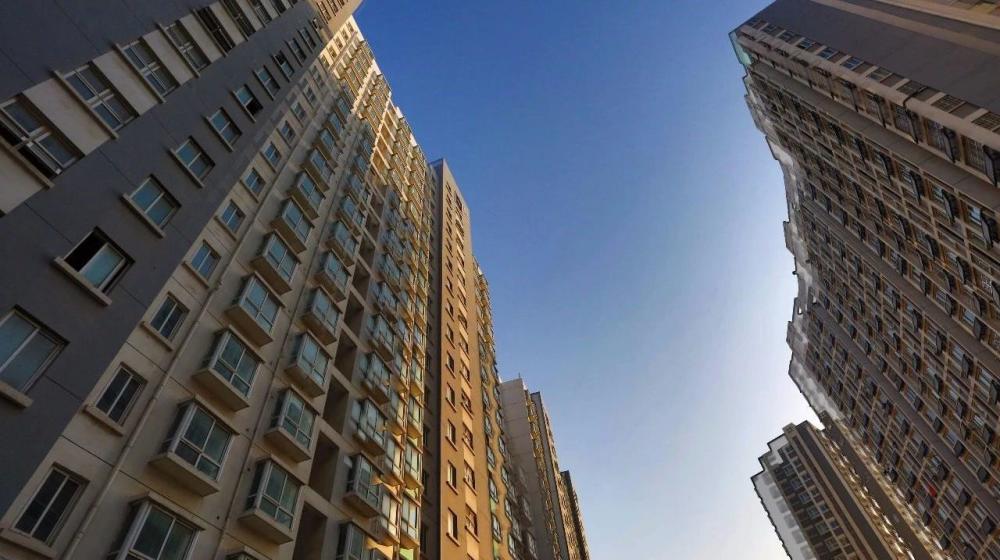 都2021年了，普通人到底该不该买房？官方已“定调”未来房价走势