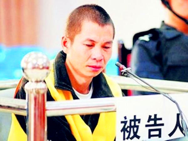李昌奎伏法记:亲事未成两家结仇,奸杀花季少女,摔死三岁幼童