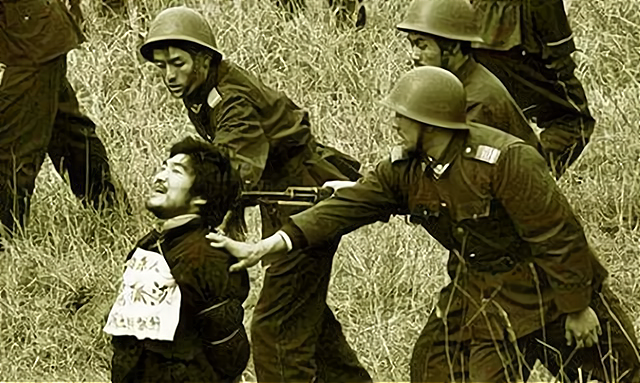 回顾杀人魔卞况:疯狂杀人41起,立志杀够100人,年轻恶魔终伏法