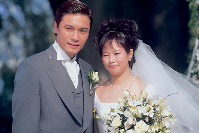 视帝罗嘉良,娶小12岁妻子,秀恩爱被嘲,"糟糠之妻"梗过不去