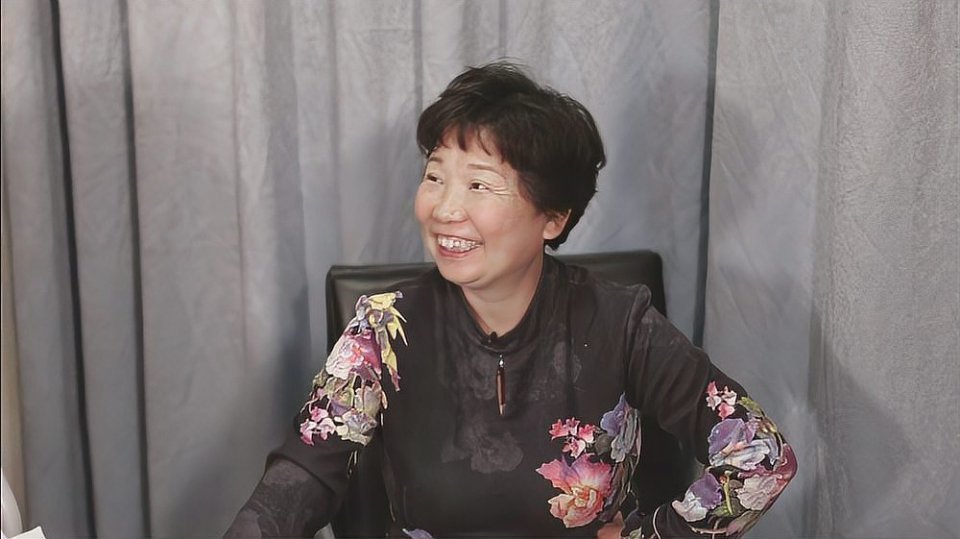 杜新枝还在质疑许敏好妈妈的人设,她的目的很明确,就