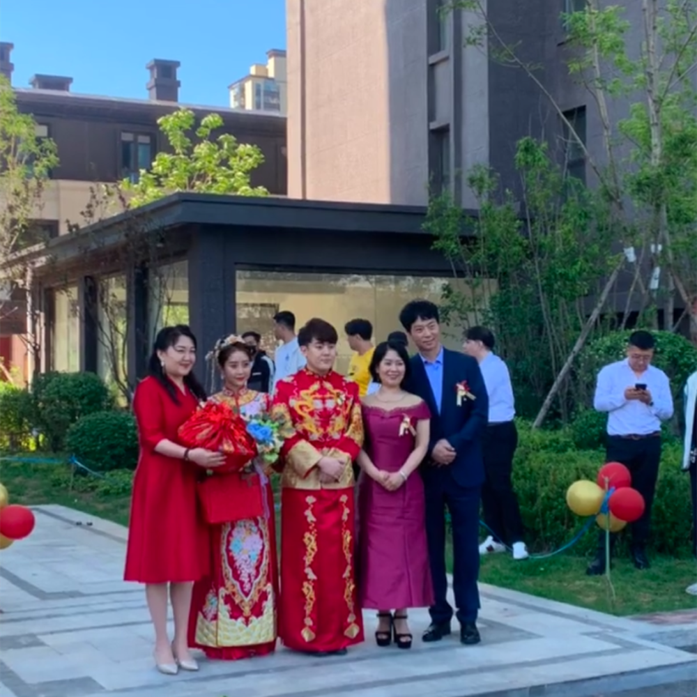 恭喜赵四妻子筱素清女儿王晶晶大婚曾在乡爱中演董洋