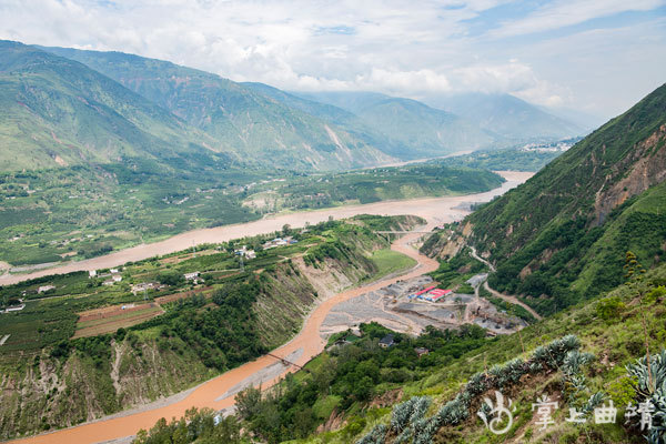 永远封存在白鹤滩库尾小江沙滩上的故事