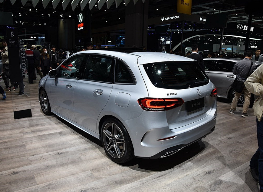 奔驰b级,6.7秒破百,自降身段很亲民,却没什么存在感