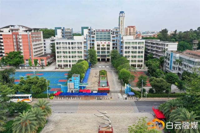 白云区共设培英中学,市65中,大同中学,白云中学,广东华侨中学(金沙洲
