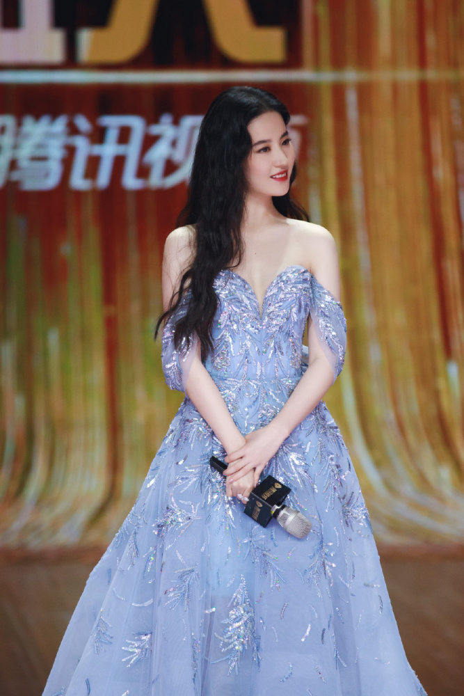 刘亦菲出席拾光盛典