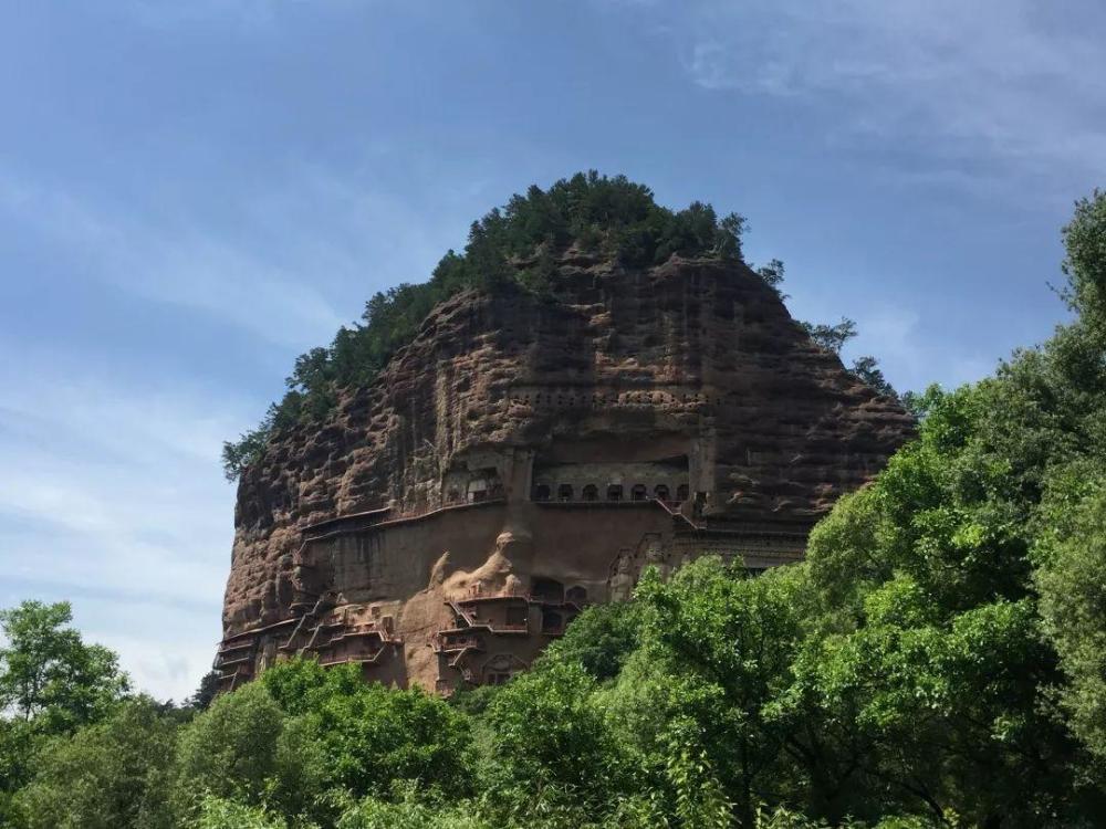 天水麦积山风景图