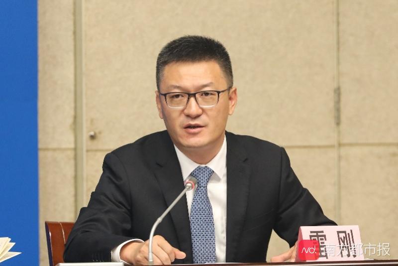 白云机场运行控制中心执行主任雷刚.南都记者梁炜培 摄