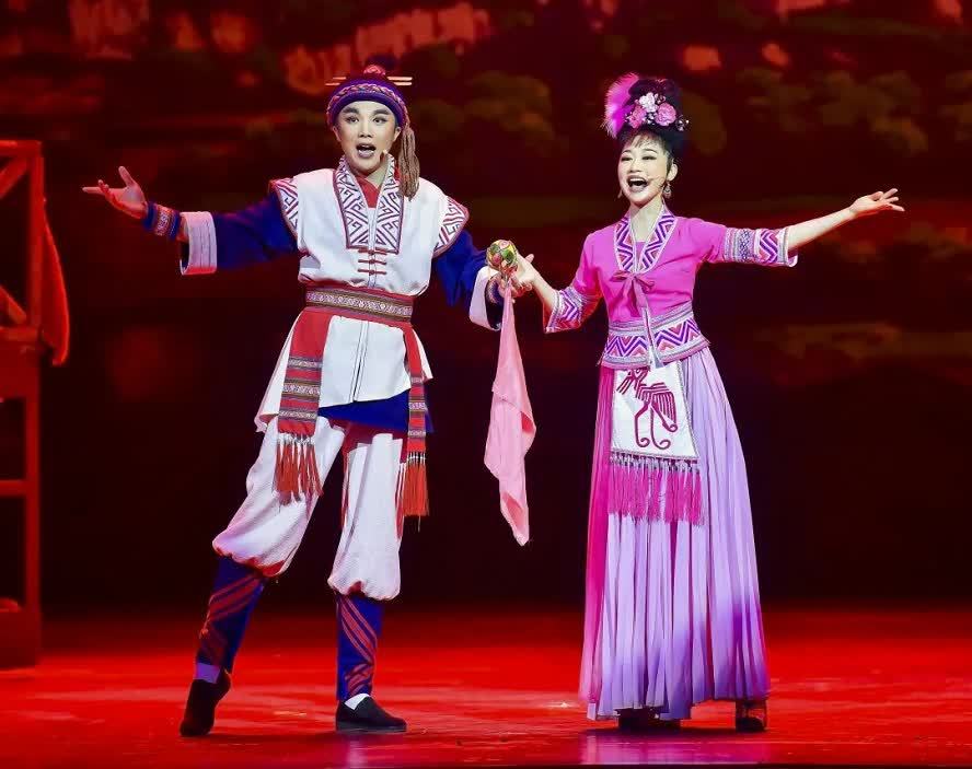 彩调剧《刘三姐》剧照