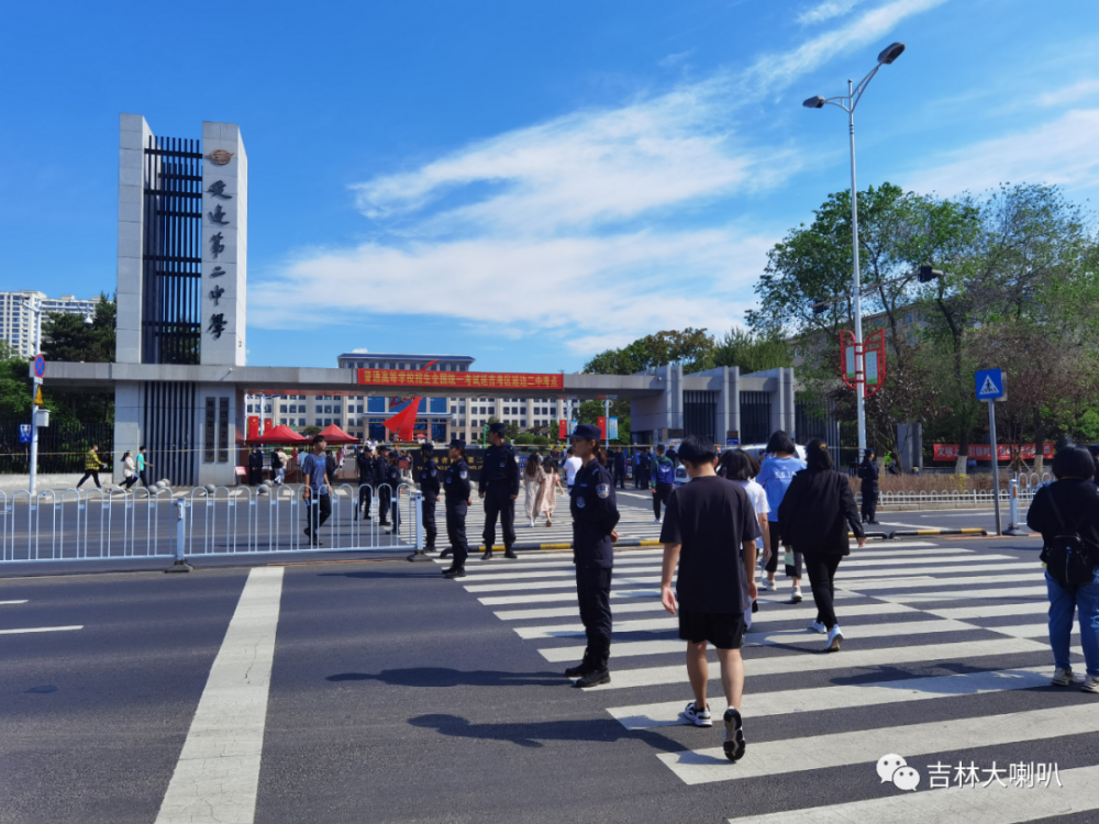 宋依凝提供今年高考,延吉市共有3036名学子赴考.