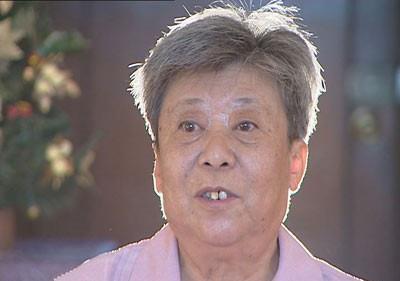 杨拯汉1949年9月6日,国军弃守重庆前夕,杨虎城及其幼子杨拯中,幼女杨