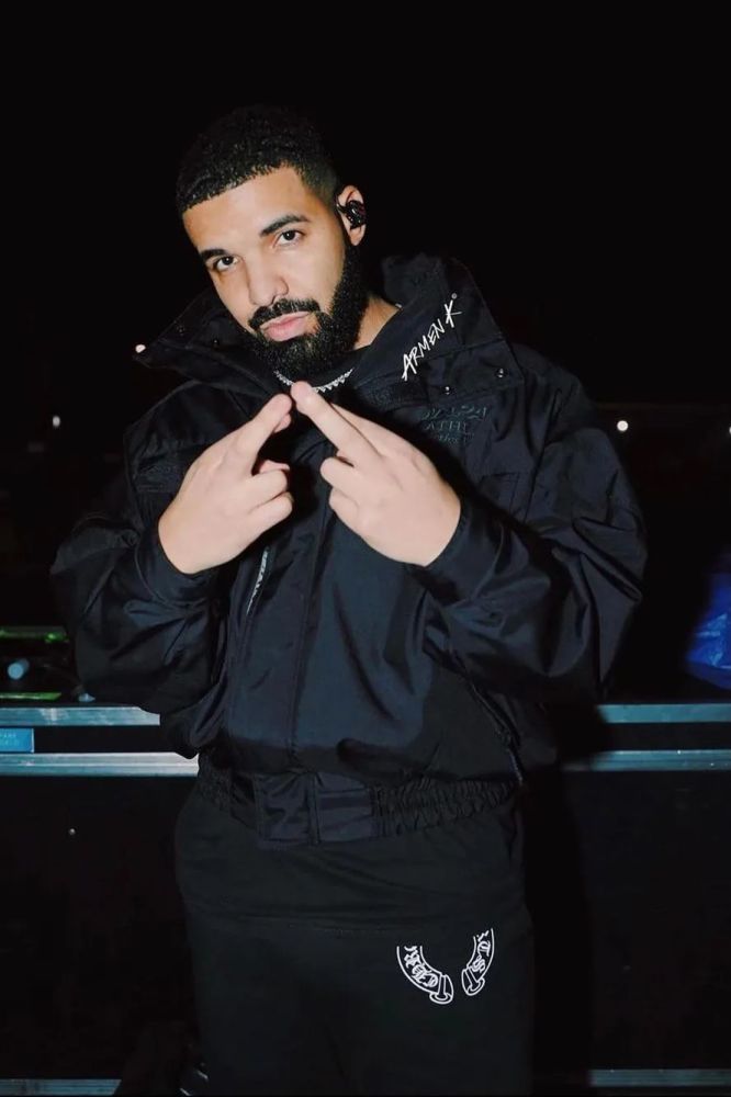 真· 克罗心皇帝 drake,到底是如何炫富的?_腾讯新闻