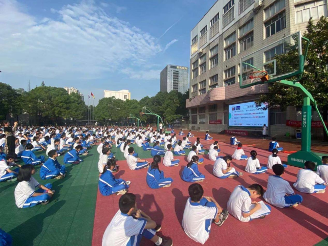 稻田中学听香园图片