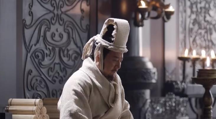 赢柱驾崩后,太子嬴子楚继位,史称"秦庄襄王".