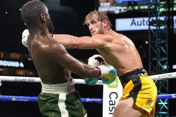 梅威瑟在身高臂展上处于劣势.