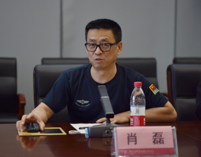来自北京外国语大学,中央财经大学以及校区文理学院教师代表共同参加