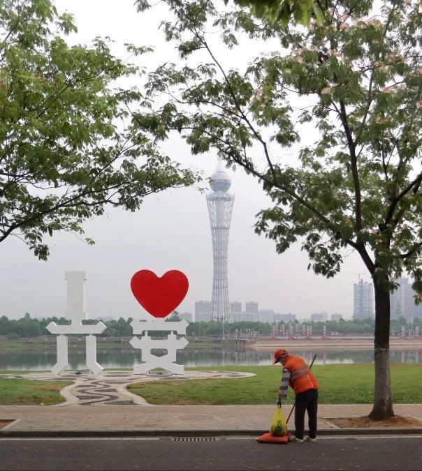 《我爱六安,从我做起》李建平《重回蓝天下》李建平《打卡河西湿地