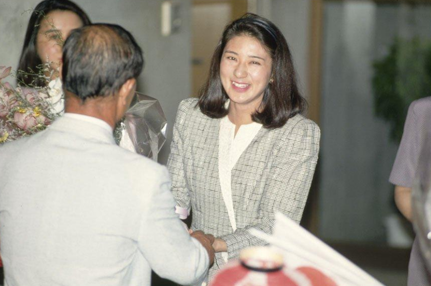 嫁进日本皇室沦为生育机器8年才生下1个女儿雅子皇后有多难