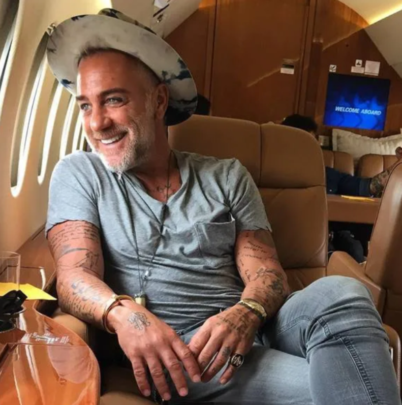 塞尔维亚露脸了,欧洲富豪开飞机赶来,只为注射中方疫苗