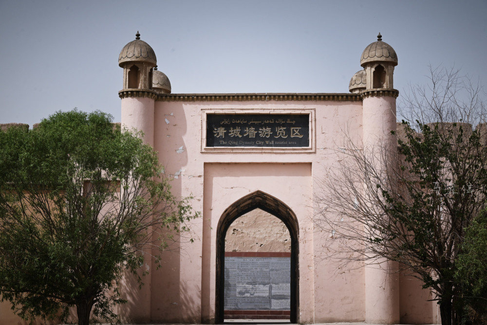 如果不想走远,在库车的市区中还可以看到不少的古迹景点,比如龟兹古城