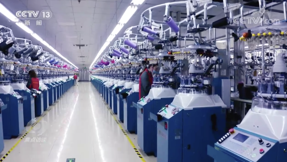 袜子厂蘑菇棚和四点半学校让这群人更有底气地搬出大山