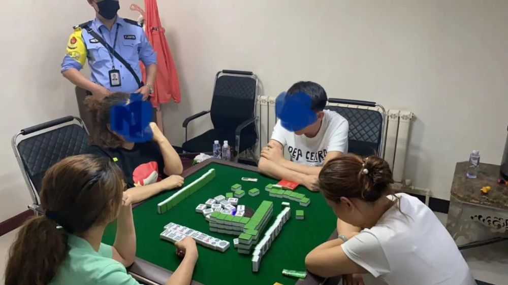 突袭乌海公安抓赌现场