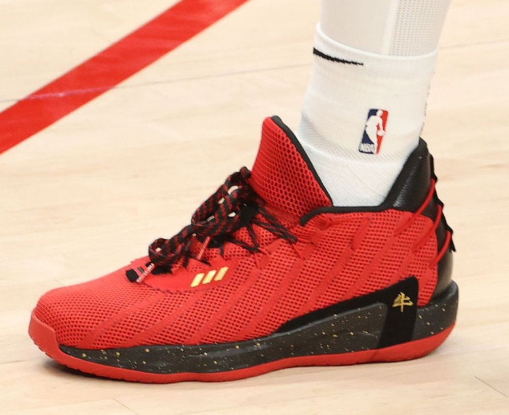 利拉德本赛季的主力鞋款上脚一览