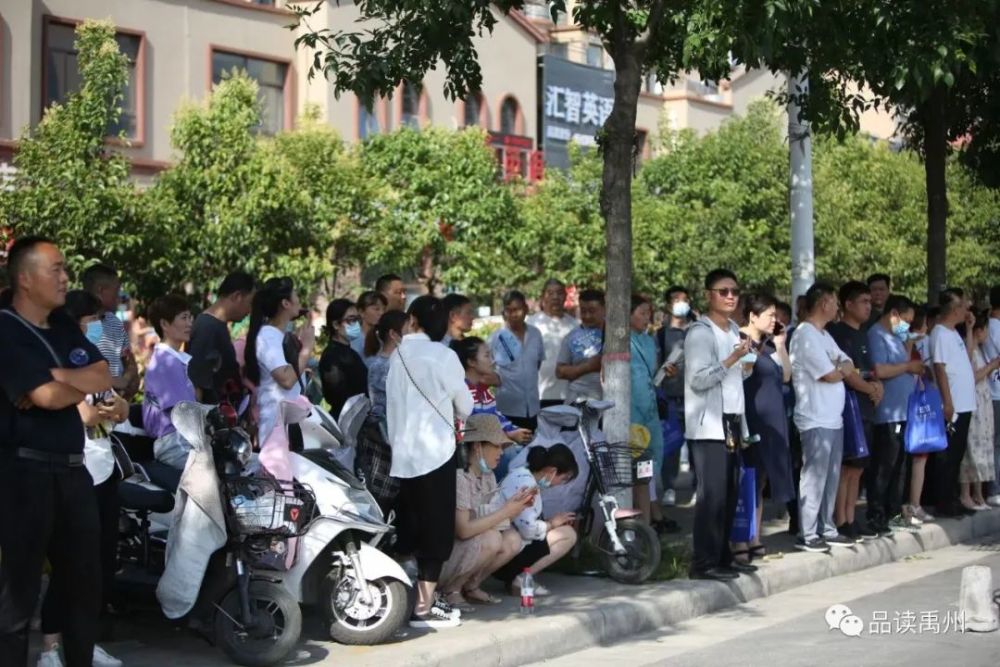 高考期間跳無聲廣場舞_高考期間廣場舞怎樣處理_為高考跳無聲廣場舞