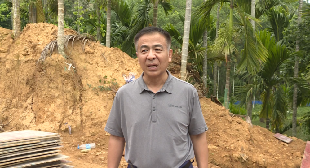 县委常委,常务副县长周洪杰,县人大常委会副主任,响水镇党委书记