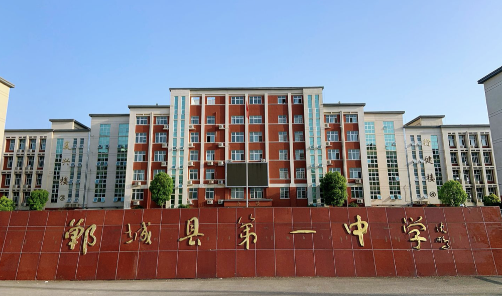 我国这3所高中被吐槽是"高考工厂",却给了很多人上大学的希望_腾讯新