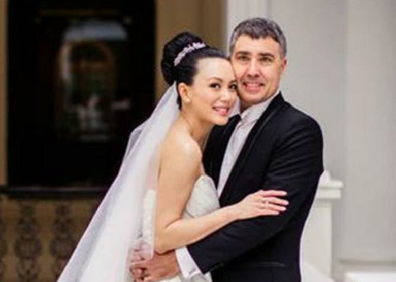 嫁大11岁洋老公惹非议牡丹仙子郭妃丽直言最重要自己开心