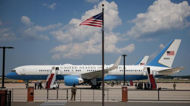 美副总统乘坐出访又因技术故障返航的"空军二号"什么来头?
