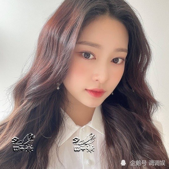 izone金珉周,华丽的女神美貌,就是漫撕女的定式啊