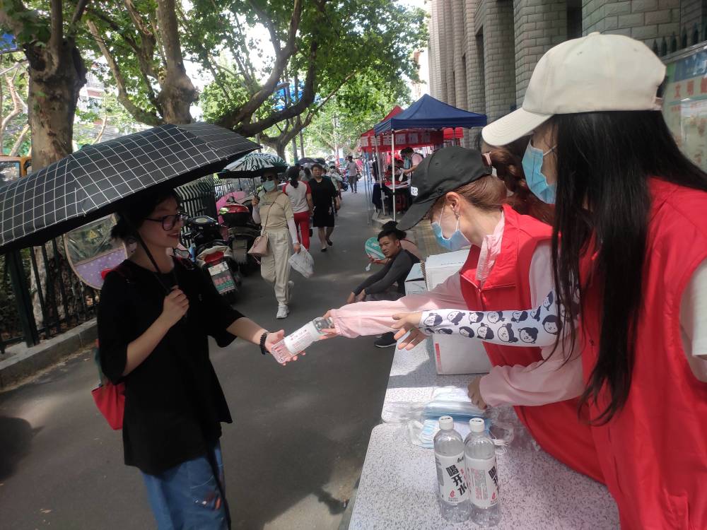 東風街道各社區開展