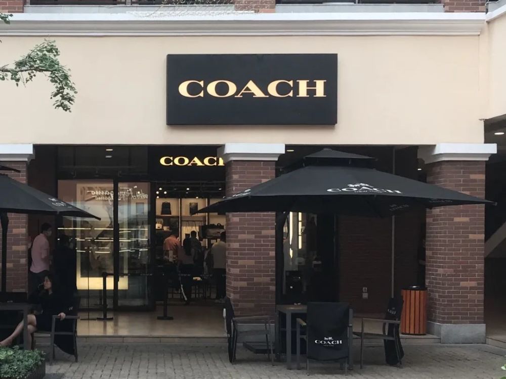 除了运动品牌之外,众多奢侈品牌也纷纷布局奥特莱斯市场.