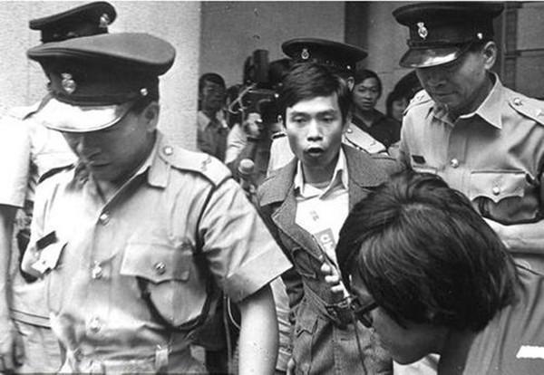 本案发生在香港,是在上个世纪70年代中叶发生的骇人听闻的跑马地纸盒