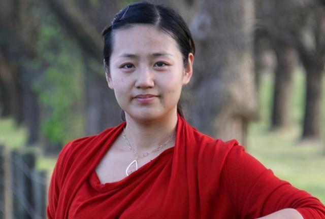 于谦:娶小10岁妻子,21年幸福婚姻的背后,也有白慧明的心酸