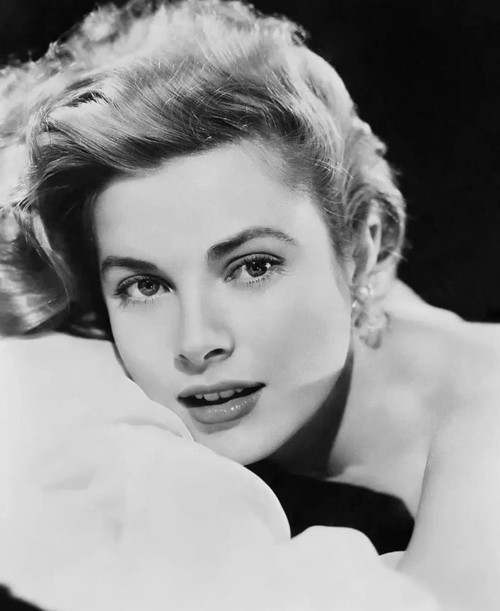 起初大家注意到摩纳哥,是因为1956年美丽的奥斯卡影后格蕾丝·凯利