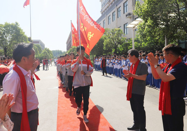 宿州市:宿城一中城南学校举行2021高考出征壮行仪式