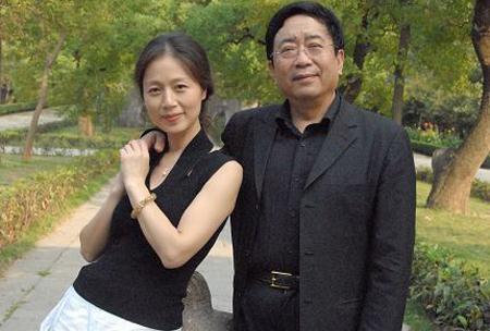 她是"唐僧母亲",余秋雨为其"抛妻弃子",年过半百却无儿无女