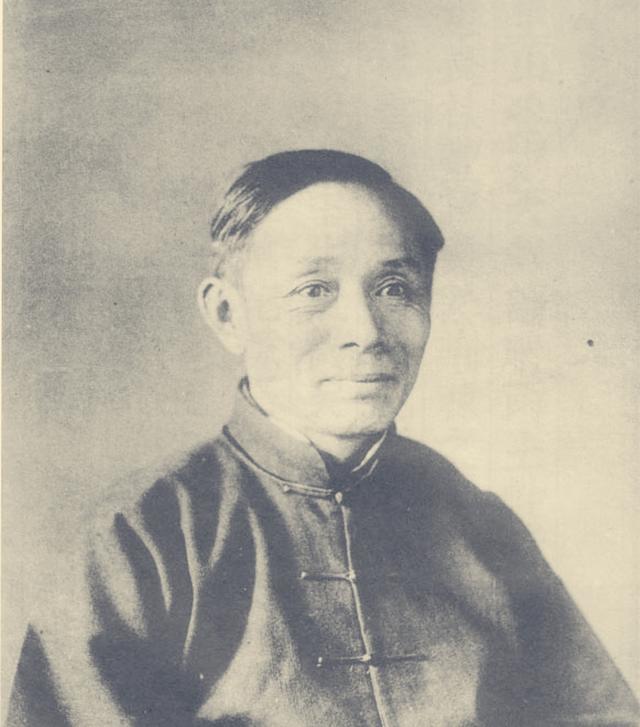 最擅营销的唐驼,题字遍布大街小巷,"招牌圣手"可不是浪得虚名