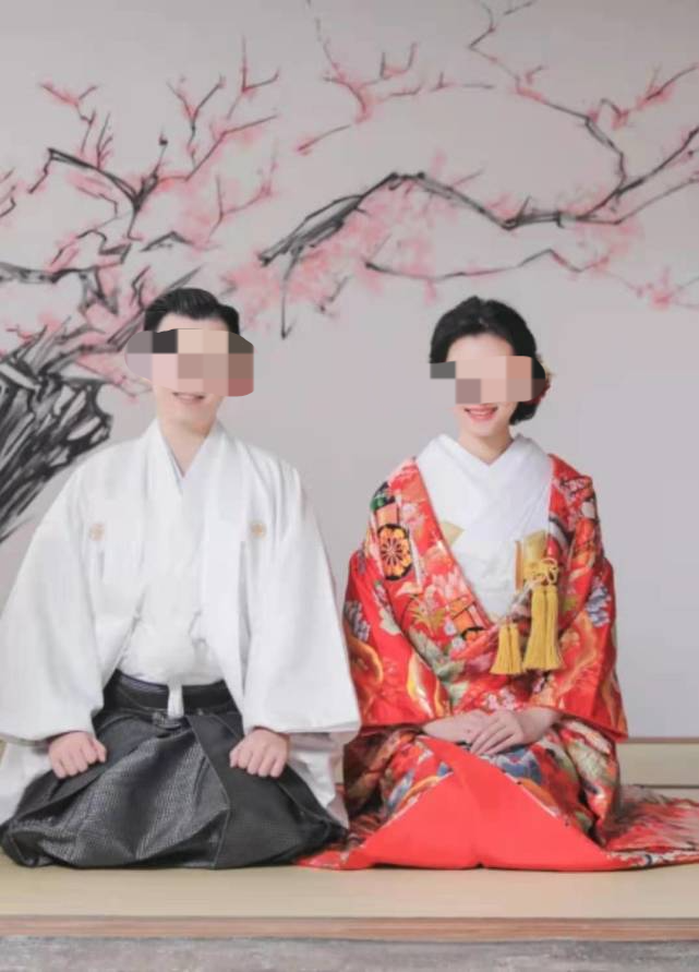 上海一对新人办日式婚礼新娘被嘲像披麻戴孝愤怒回怼网友